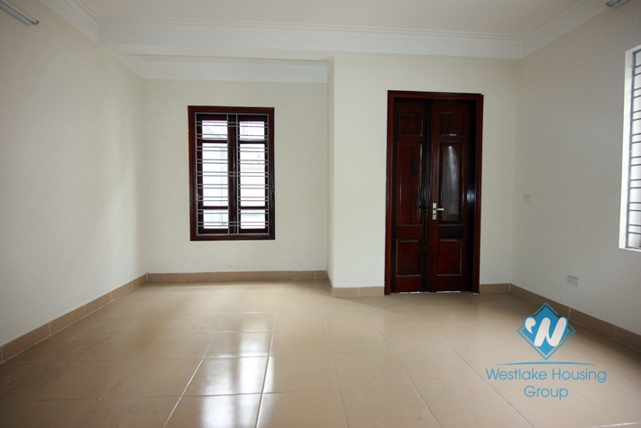 Unfurnished cheap 4 floors house for rent in Tayho 